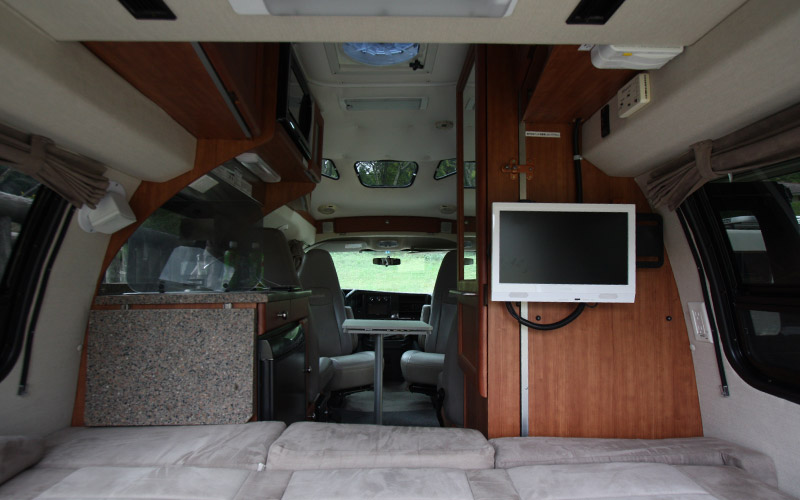 ロードトレック（キャンピングカー）車内