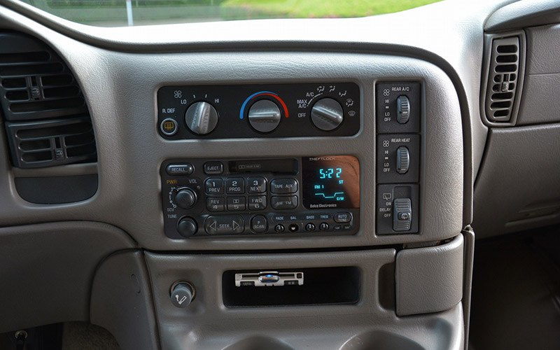 1998ｙ Chevrolet Astro LT AWD 車内